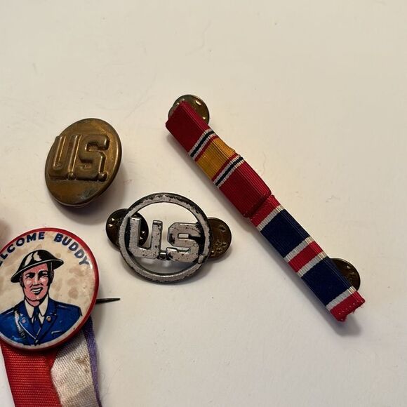 Mixed Lot of Military Pins- World War 1 and assorted United States veteran gear - Picture 3 of 6